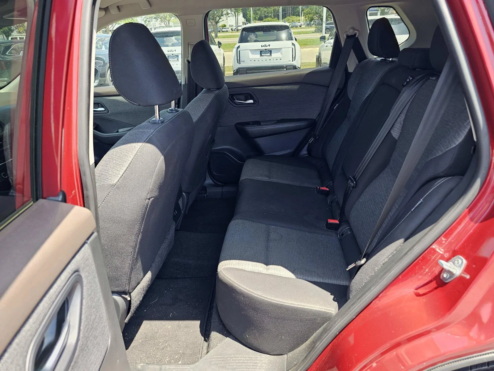 Used 2023 Scarlet Ember Tintcoat Nissan SV image 16