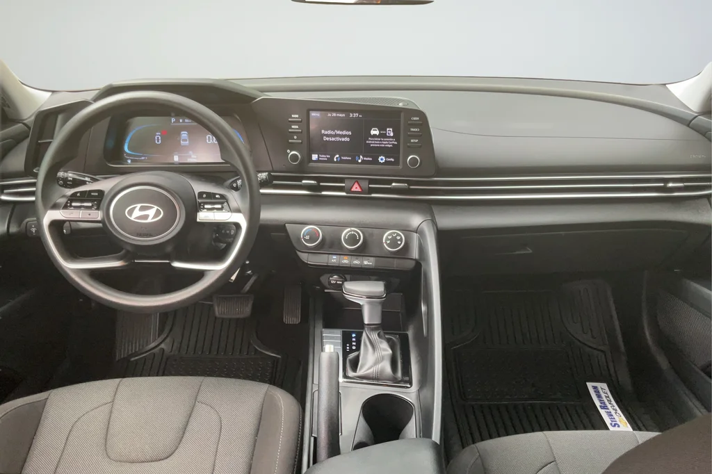2024 Hyundai Elantra SE - Photo 12