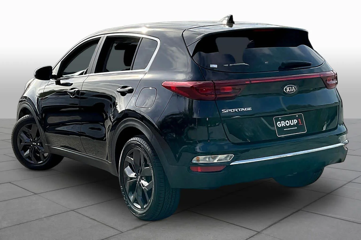 Used 2022 Black Cherry Kia LX image 21