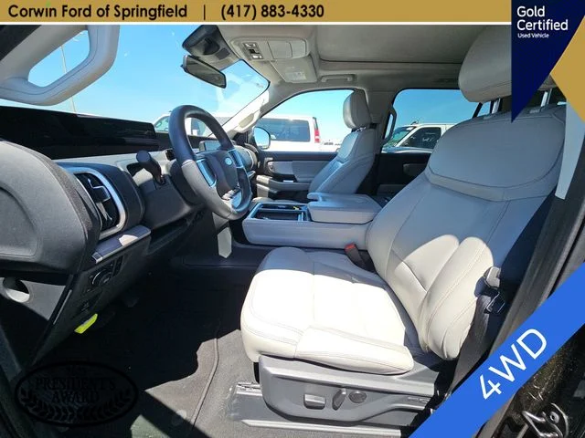 Used 2025 Agate Black Metallic Ford Active image 2