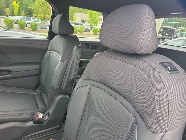 New 2027 White Pearl Kia S image 12