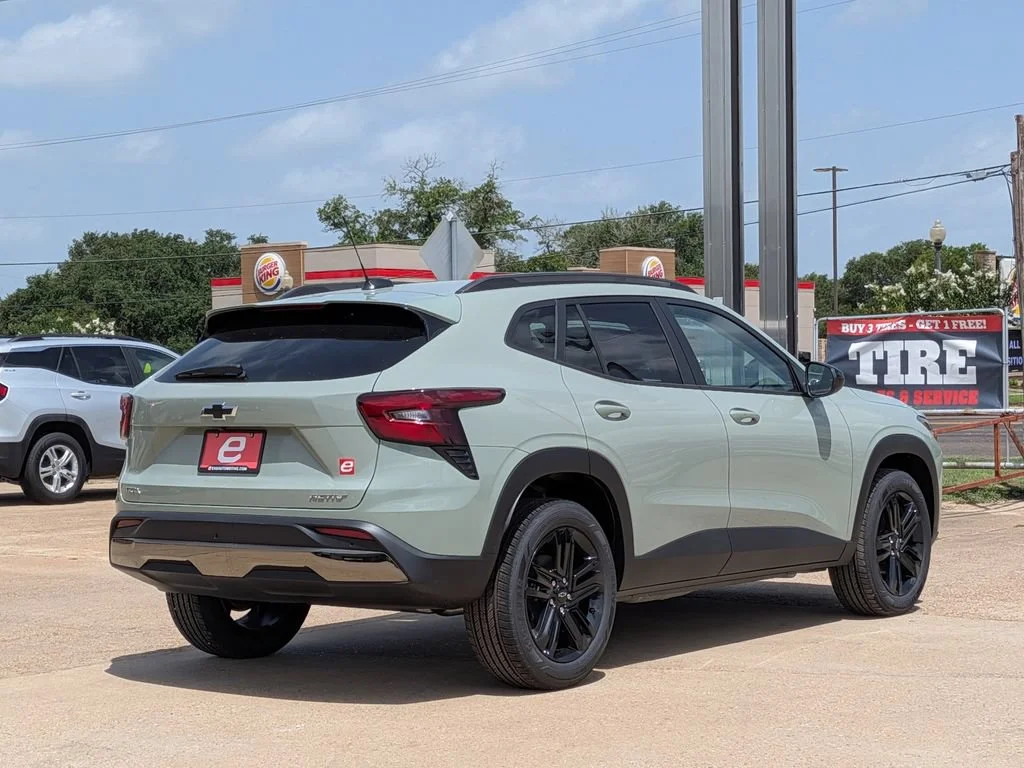 2026 Chevrolet Trax Activ - Photo 8