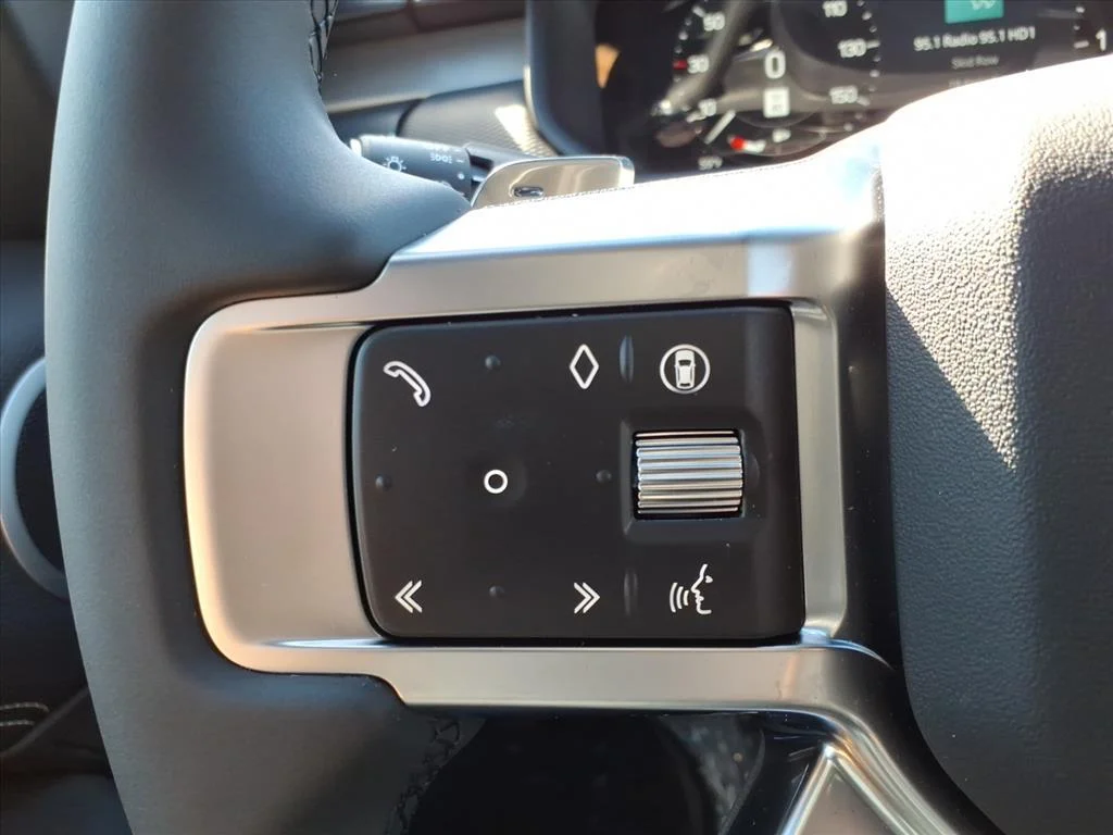 2026 Land Rover Discovery Gemini Edition - Photo 13