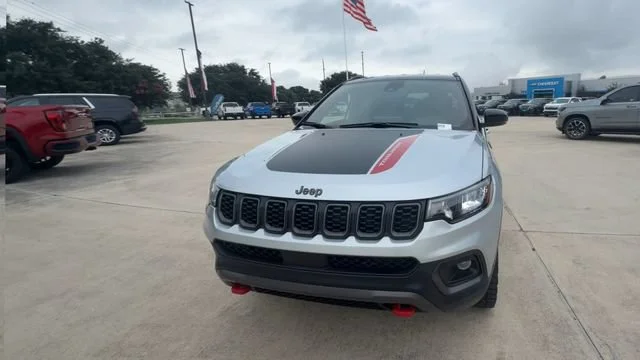 2025 Jeep Compass Trailhawk - Photo 3