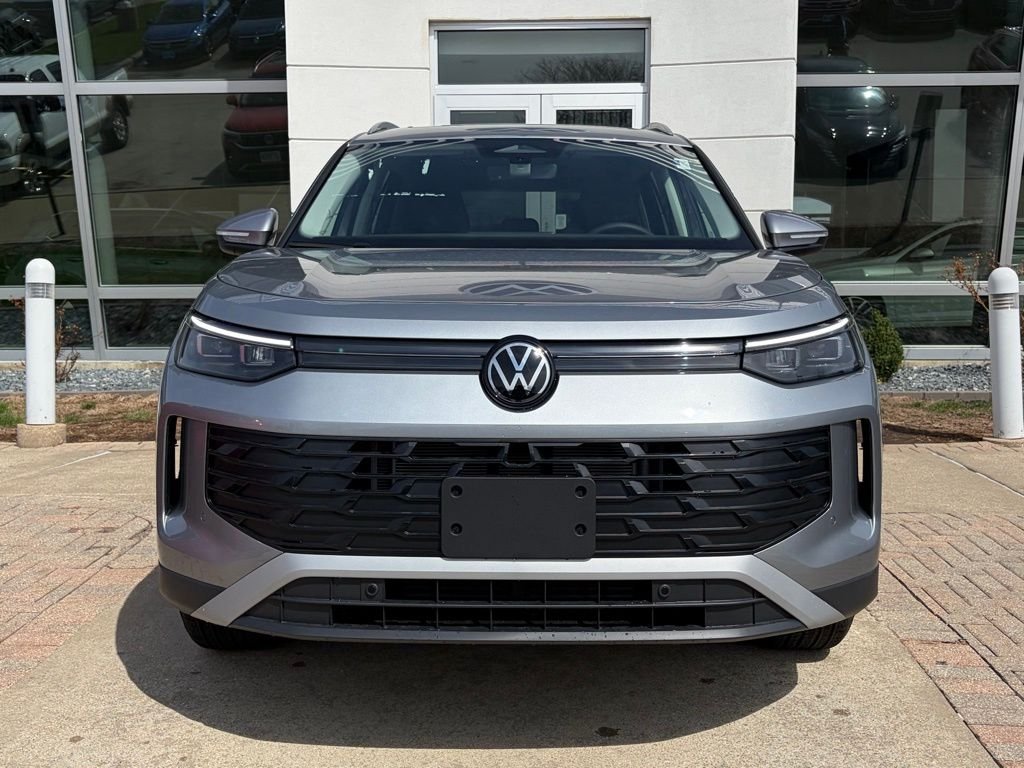New 2026 Pyrite Silver Metallic Volkswagen 2.0T SE image 5