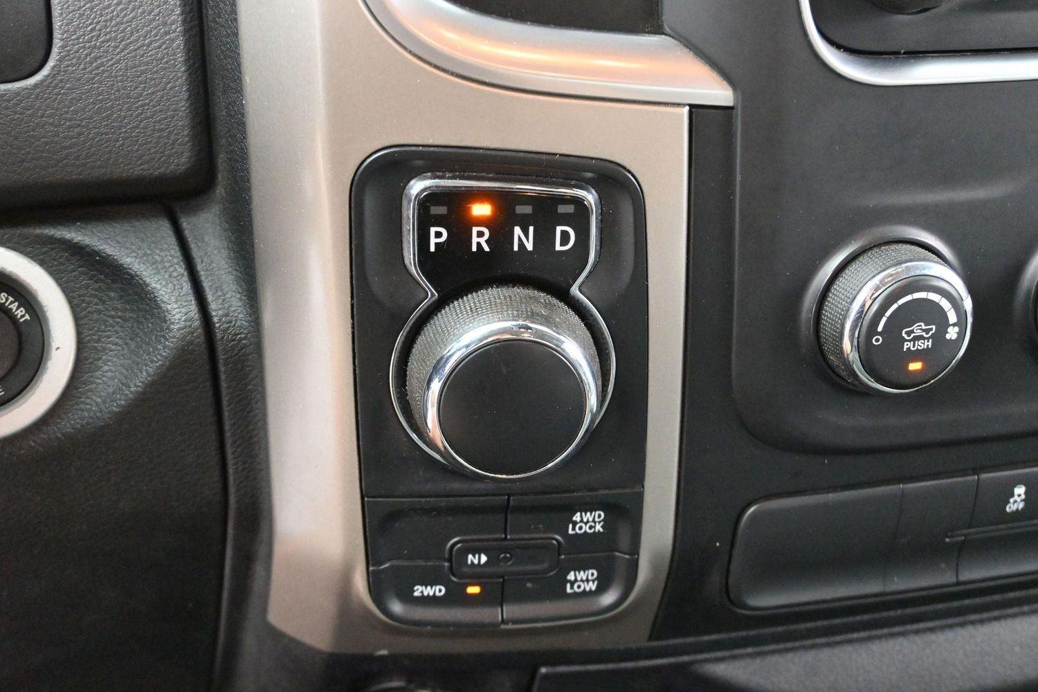 Used 2015 Bright Silver Metallic Clearcoat Ram SLT image 23