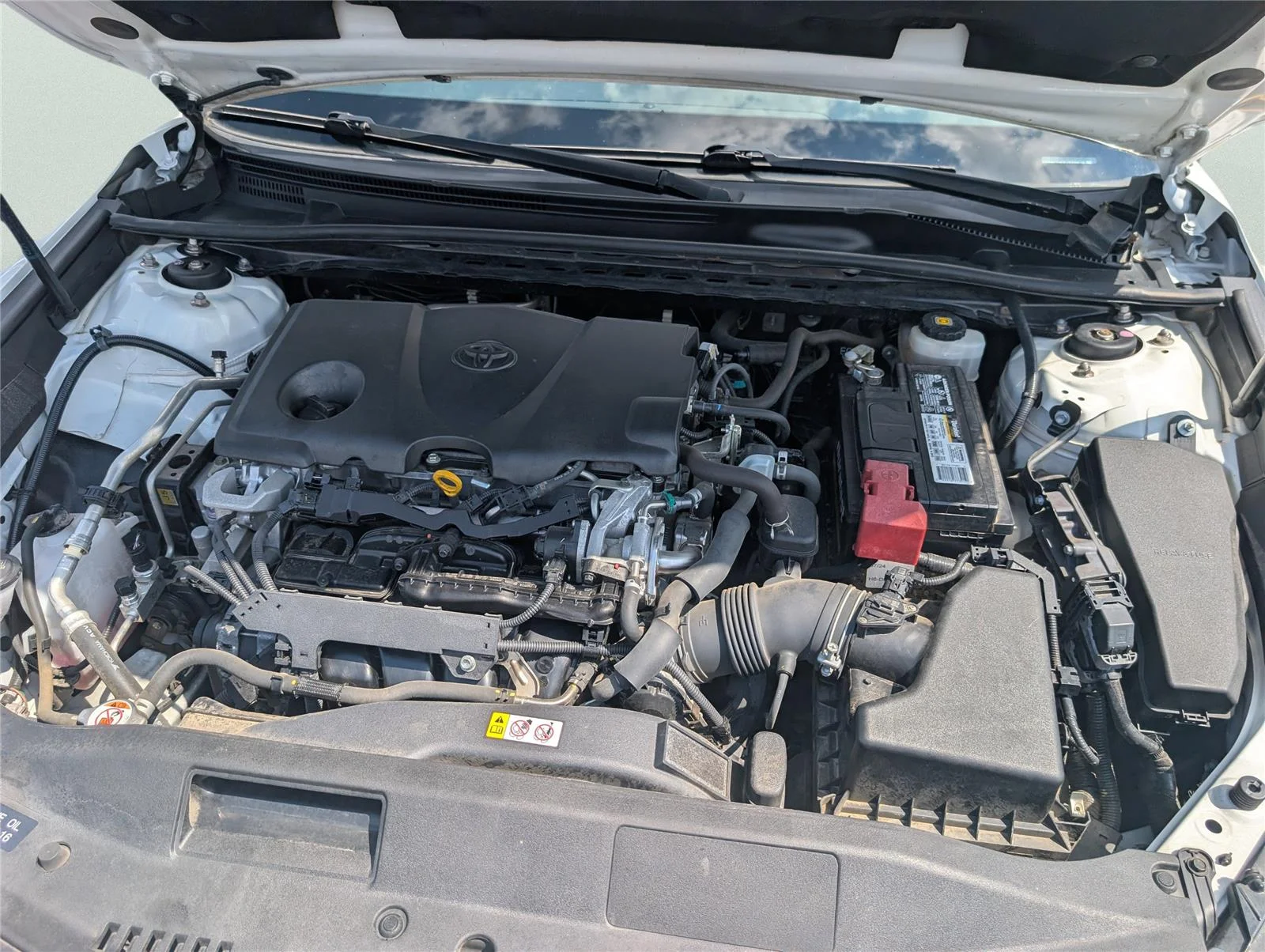 Used 2018 Super White Toyota SE image 36