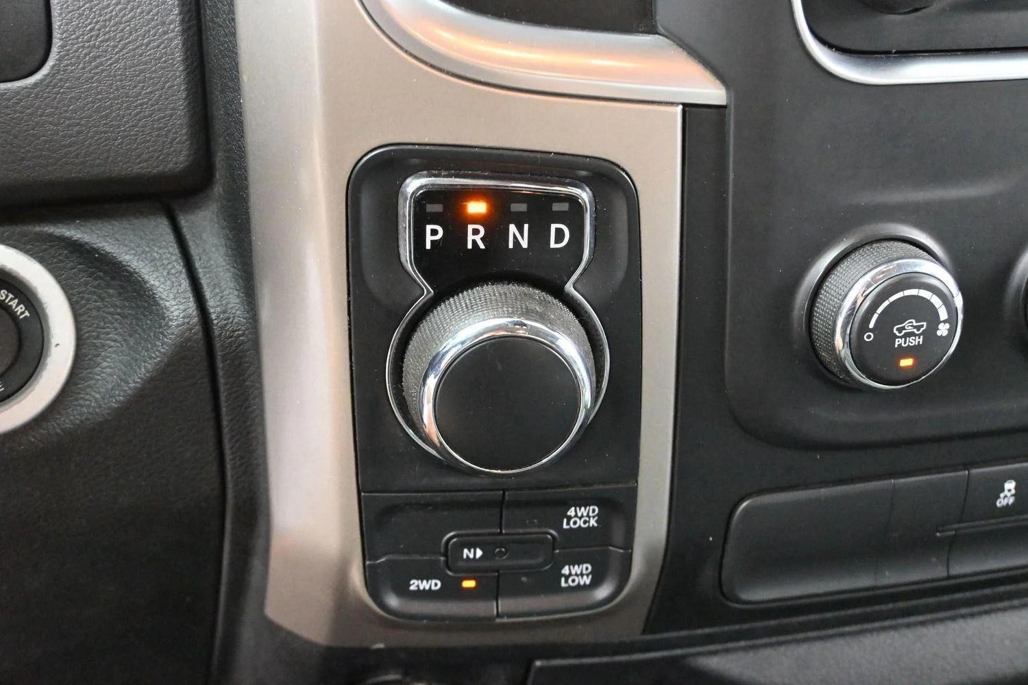 Used 2015 Bright Silver Metallic Clearcoat Ram SLT image 23
