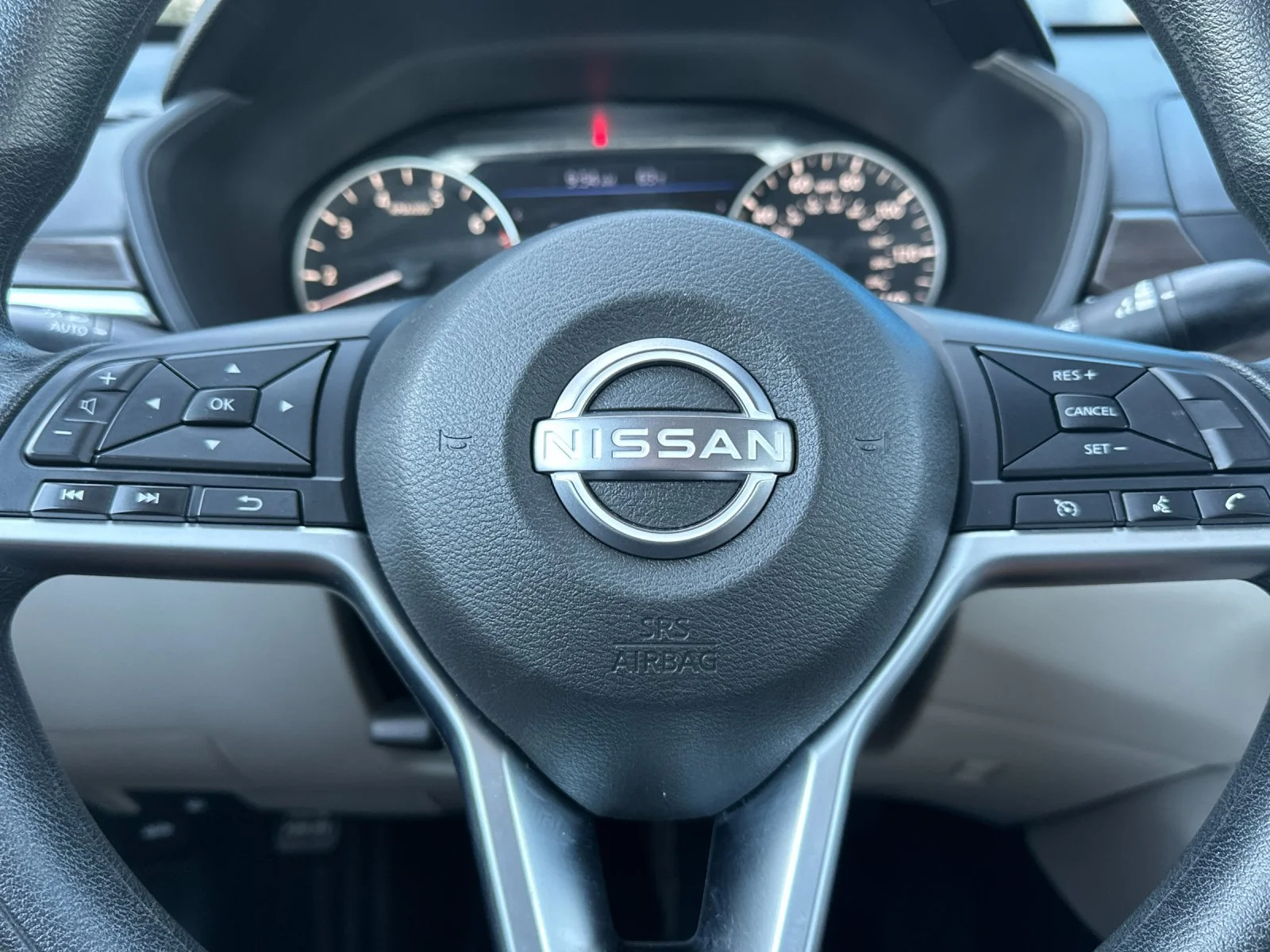 Used 2025  Nissan 2.5 SV image 23