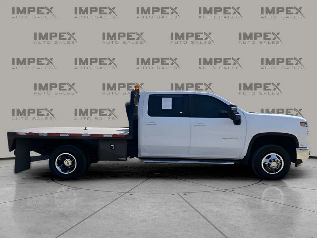 Used 2024 White Chevrolet LT image 5