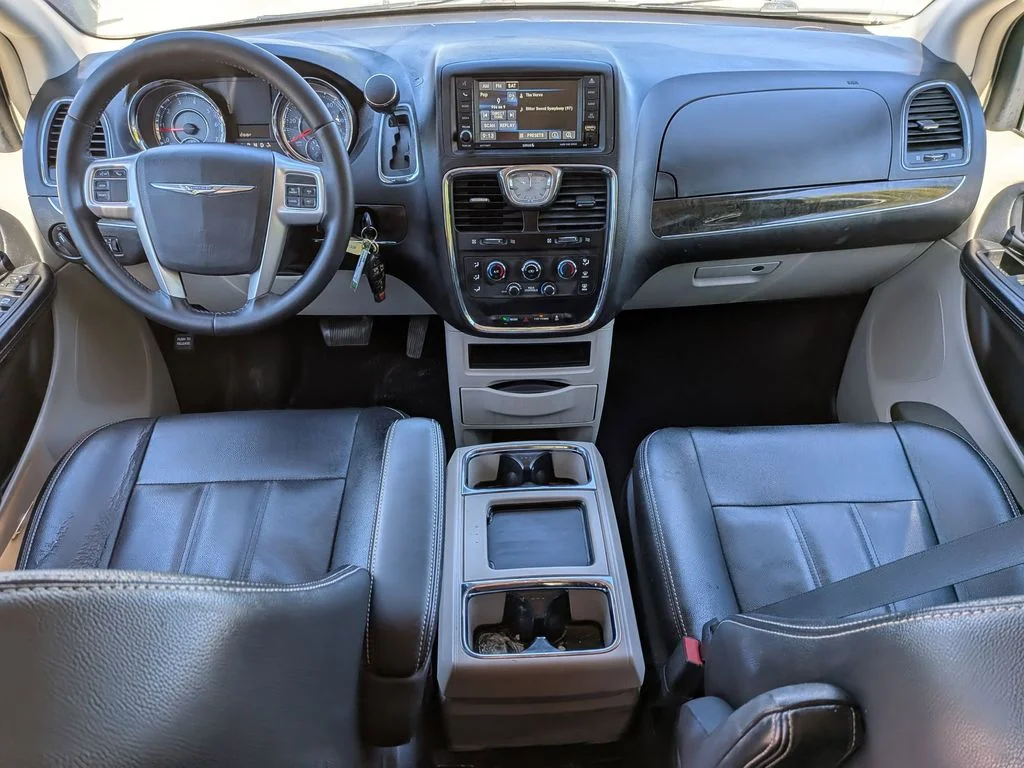 Used 2015 Gray Chrysler LX image 23