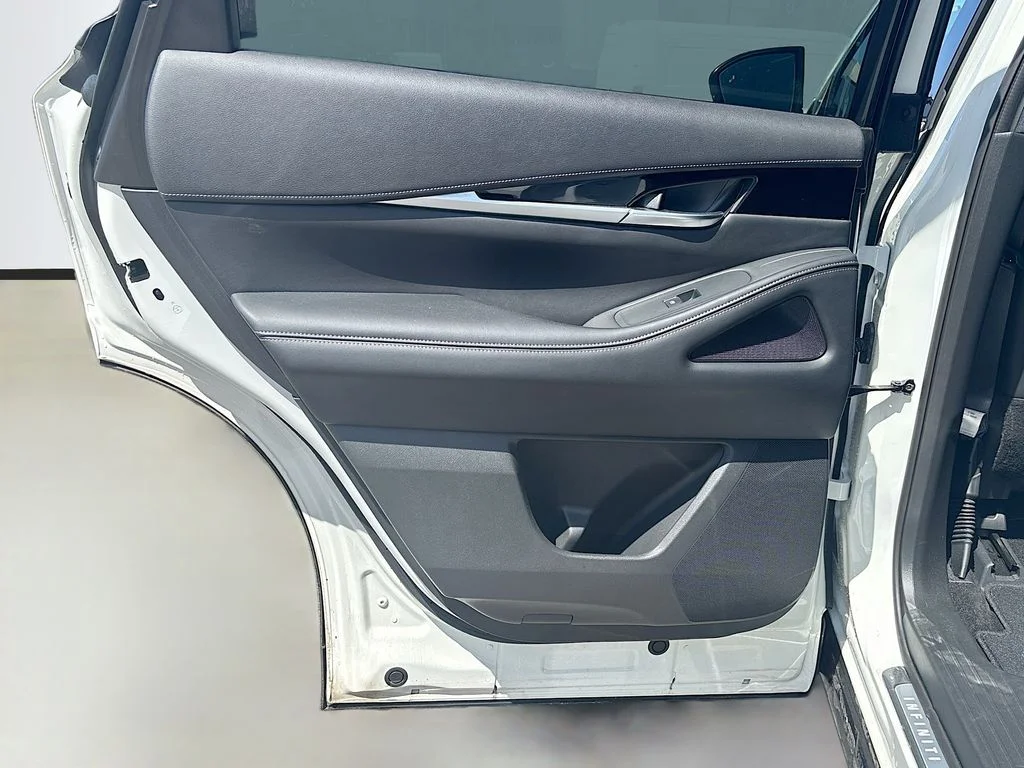 Used 2025 Glacier White INFINITI PURE image 16