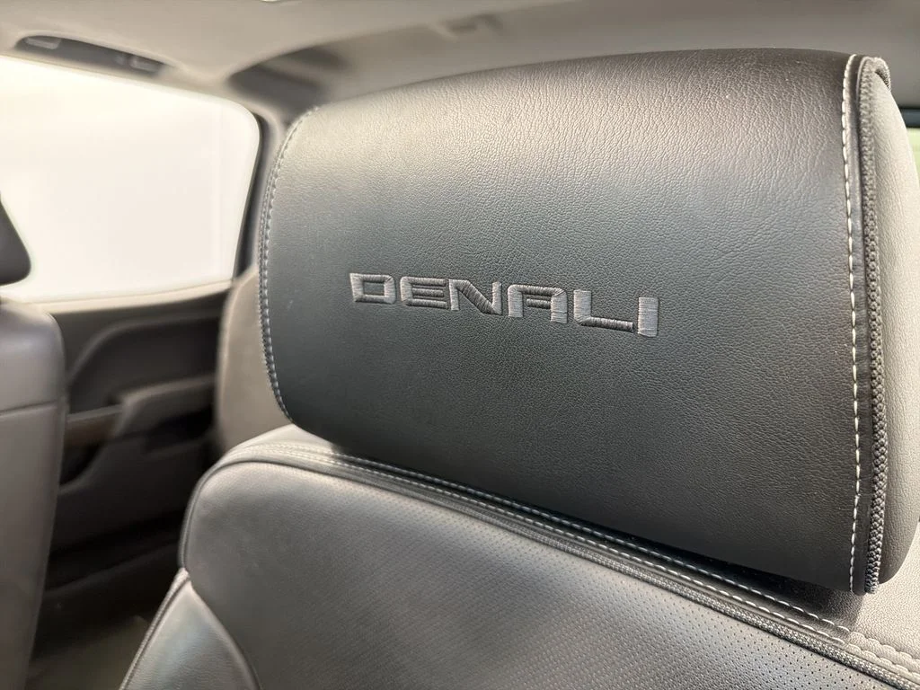 Used 2017 White GMC Denali image 25