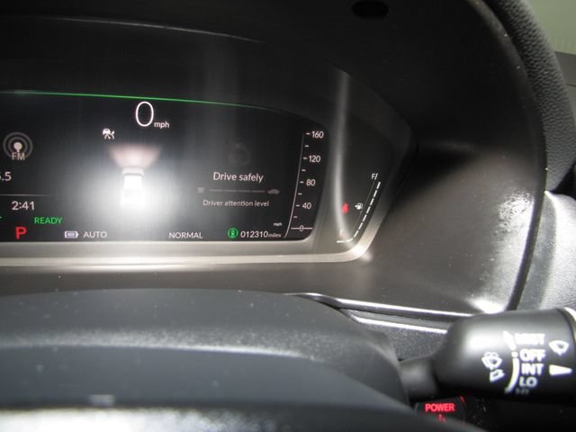 Certified Used 2025 Platinum White Pearl Honda EX-L image 4