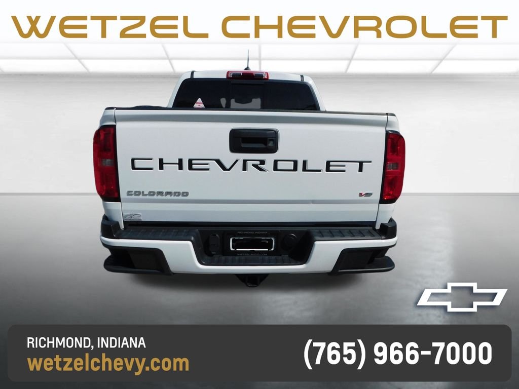 Used 2022 White Chevrolet LT image 4