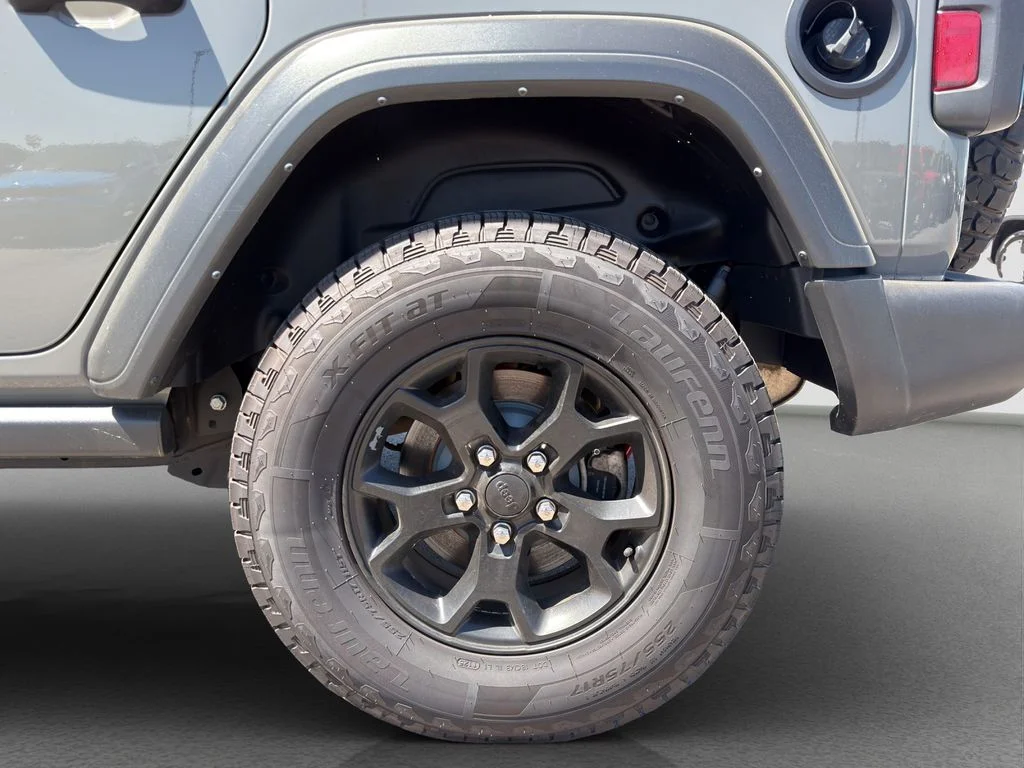 Certified Used 2021 Gray Jeep Unlimited Willys image 23