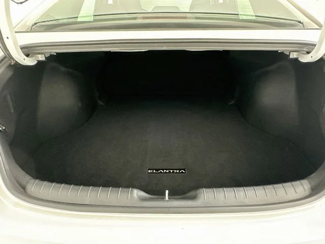 Certified Pre-Owned 2025 Hyundai Elantra SE