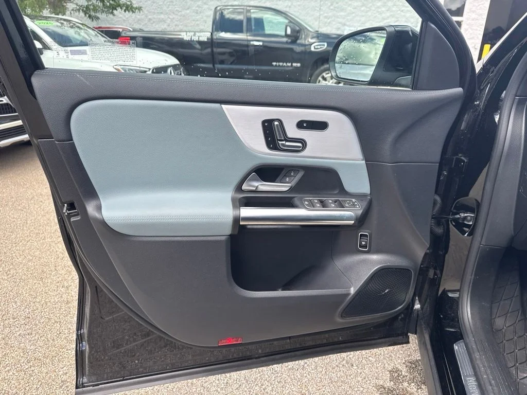 Used 2026 Black Mercedes-Benz GLA 250 image 10