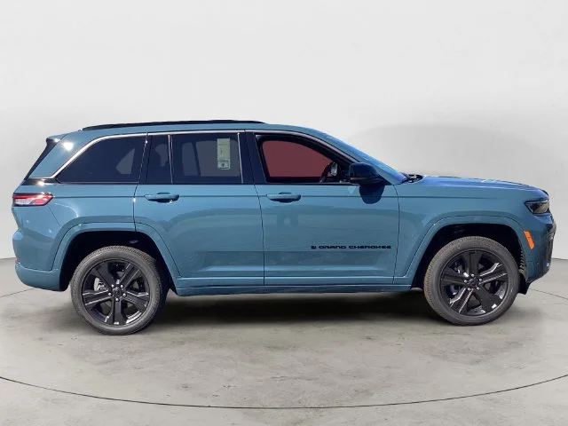 New 2027 Steel Blue Jeep LIMITED RESERVE 4X4 image 7