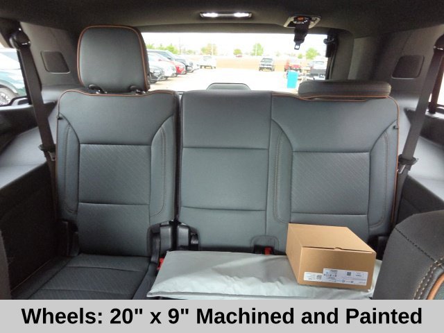 Used 2025 White GMC AT4 image 19