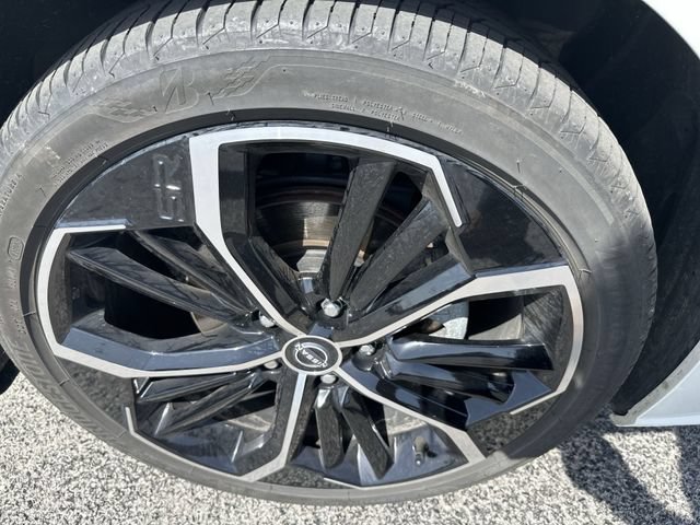 Used 2023 White Nissan 2.5 SR image 20