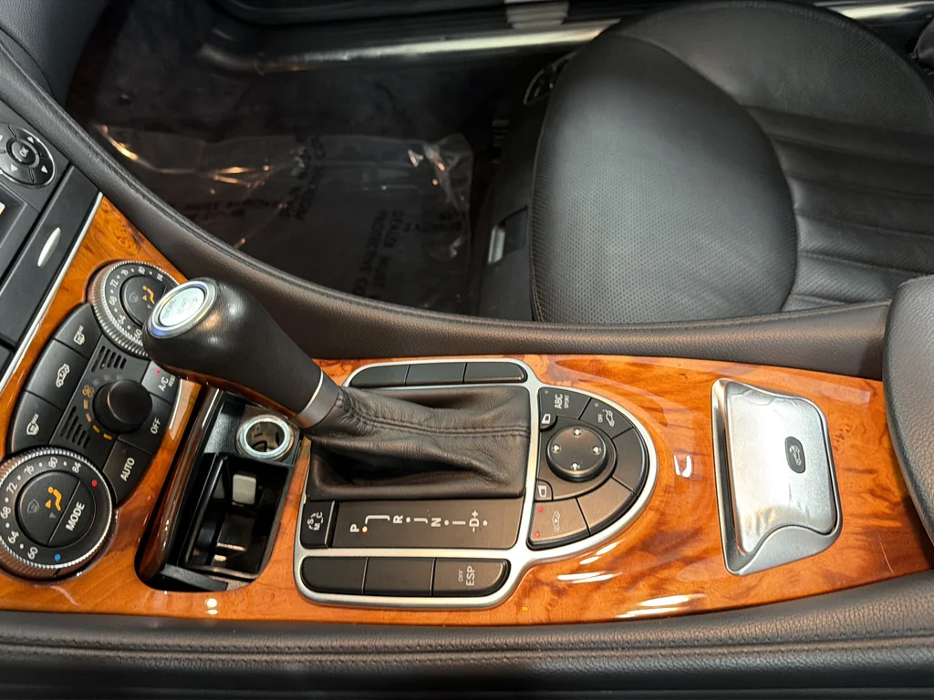 Used 2009 Silver Mercedes-Benz SL 550 image 25