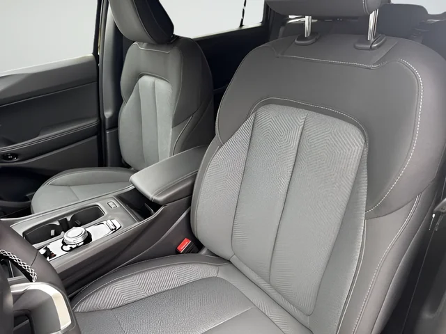 2026 Jeep Cherokee Laredo - Photo 13