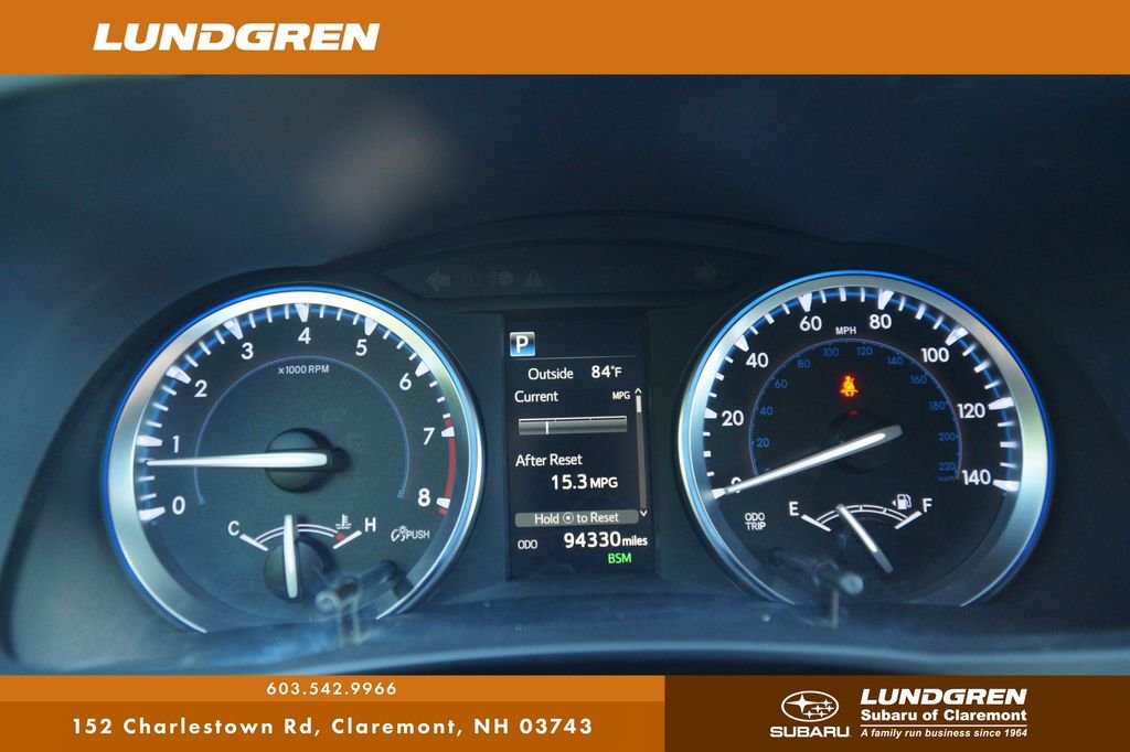 Used 2018 Silver Toyota XLE image 17