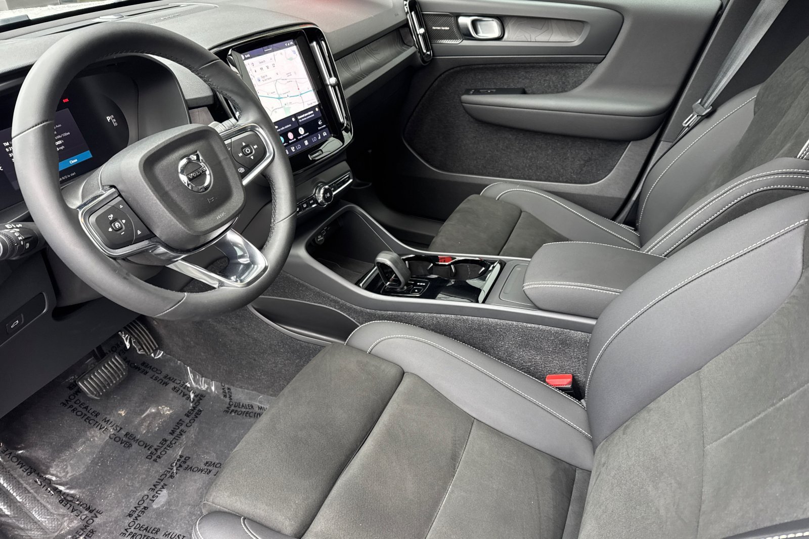 Used 2023 White Volvo Ultimate image 9