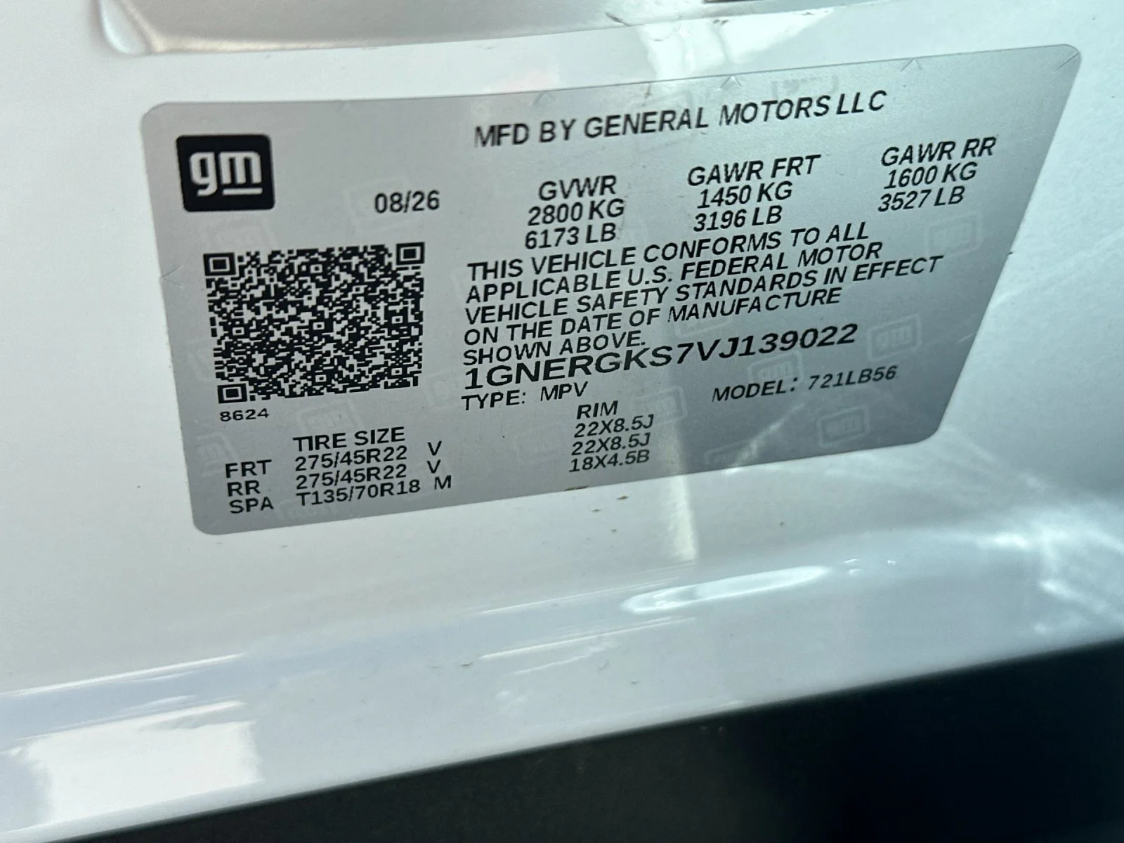 New 2027 Summit White Chevrolet LT image 29