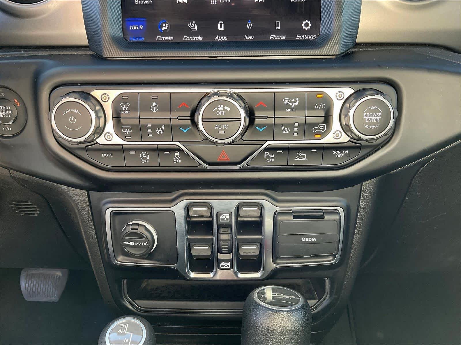 2021 Jeep Gladiator Willys - Photo 18