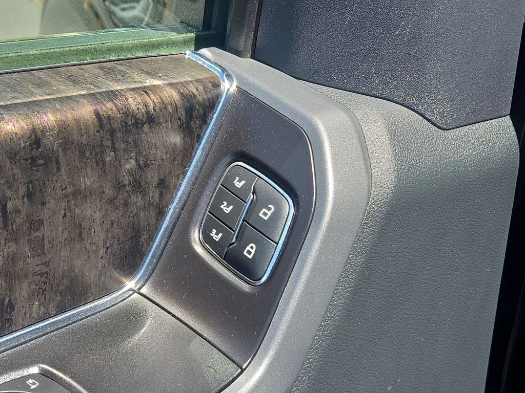 Used 2021 Black Ford Lariat image 31