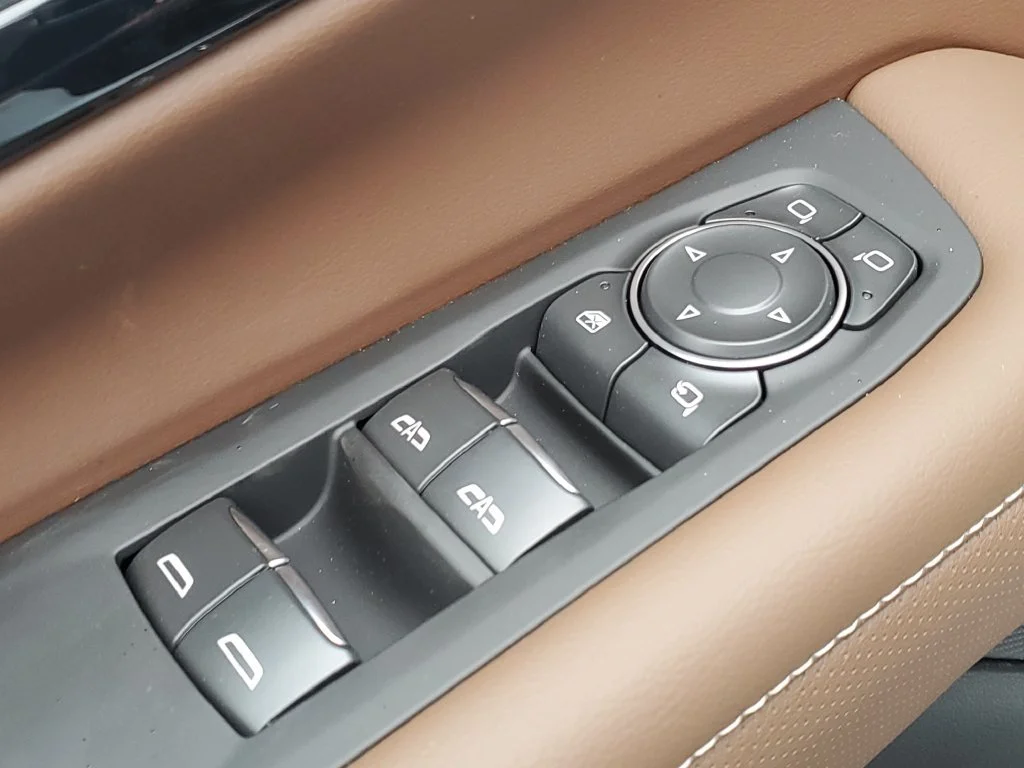 2027 Chevrolet Suburban High Country - Photo 18