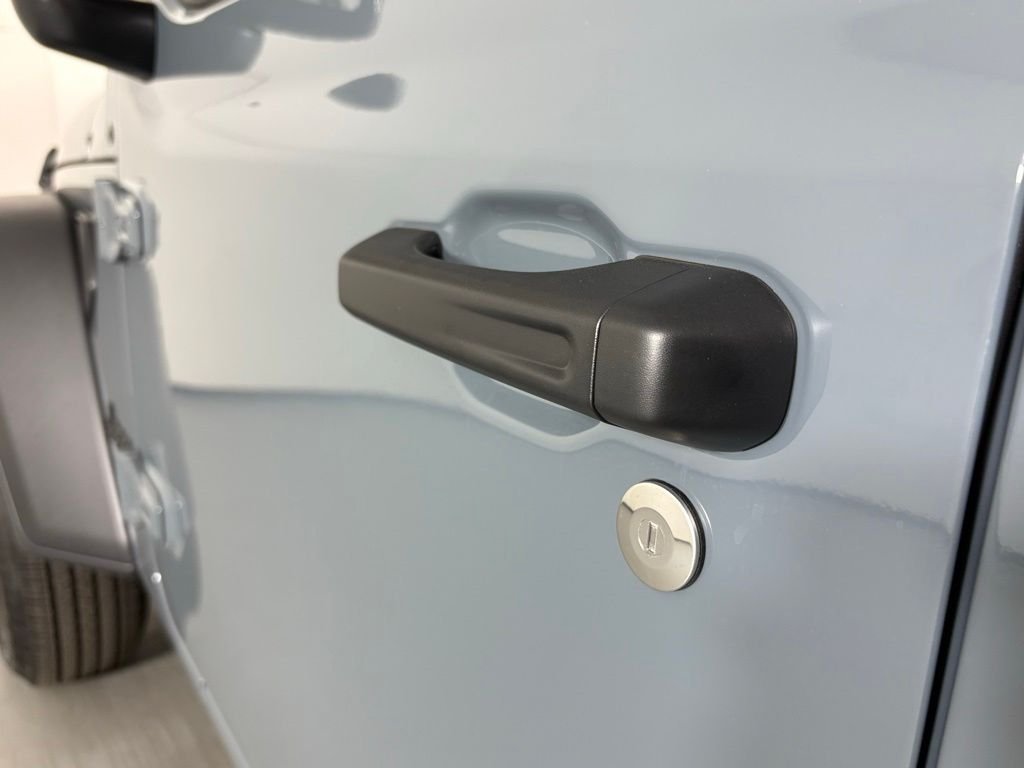 New 2026 Anvil Clear-Coat Exterior Paint Jeep Sport image 12