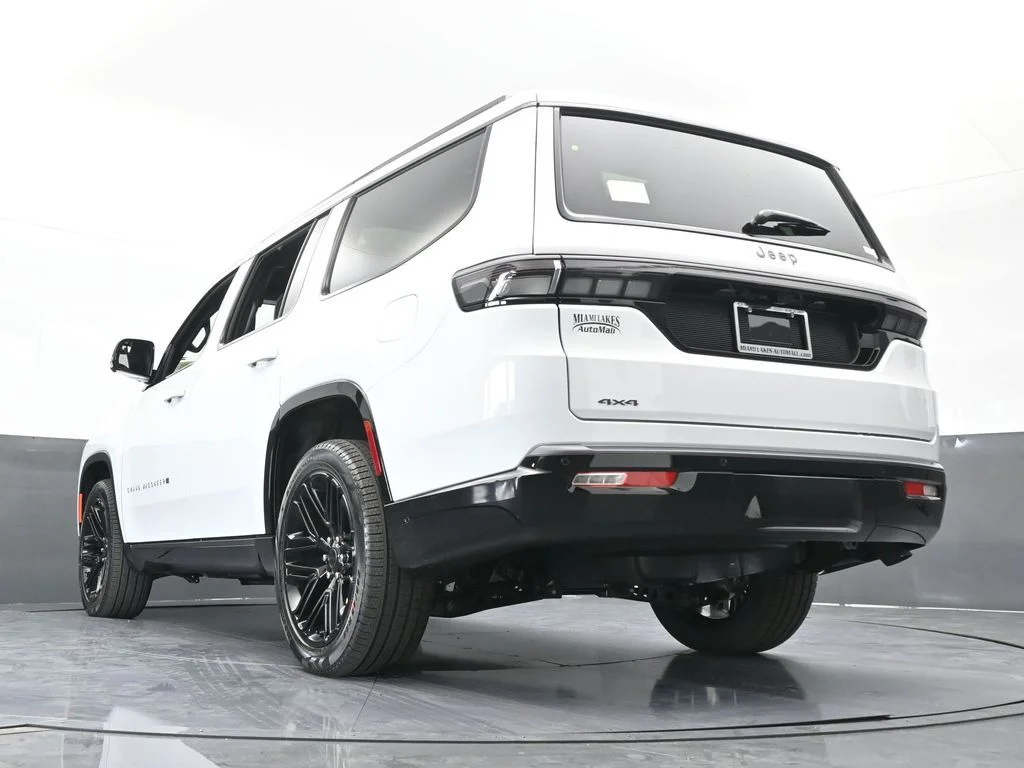 New 2026 Bright White Clear-Coat Exterior Paint Jeep Limited Reserve image 62