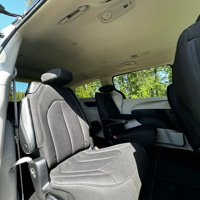 Used 2023 Bright White Clearcoat Chrysler LX image 20