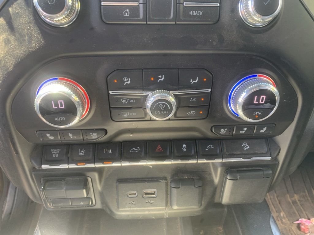 Used 2022 Green GMC Denali image 23