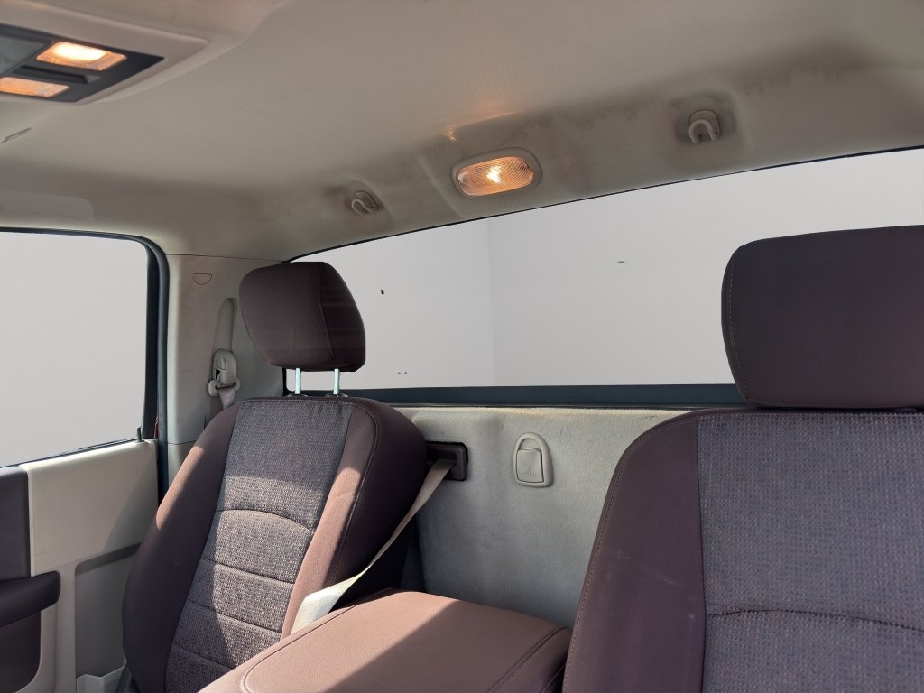 Used 2018 Delmonico Red Pearlcoat Ram SLT image 4