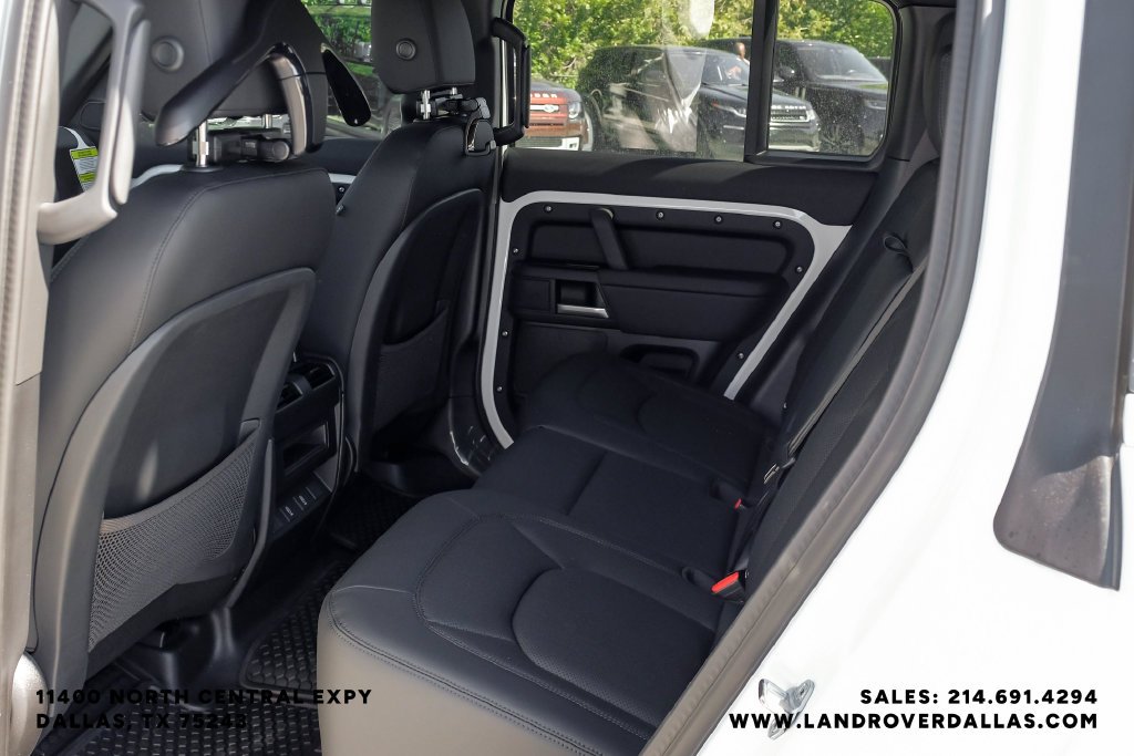 New 2026 Fuji White Land Rover X-Dynamic SE image 40