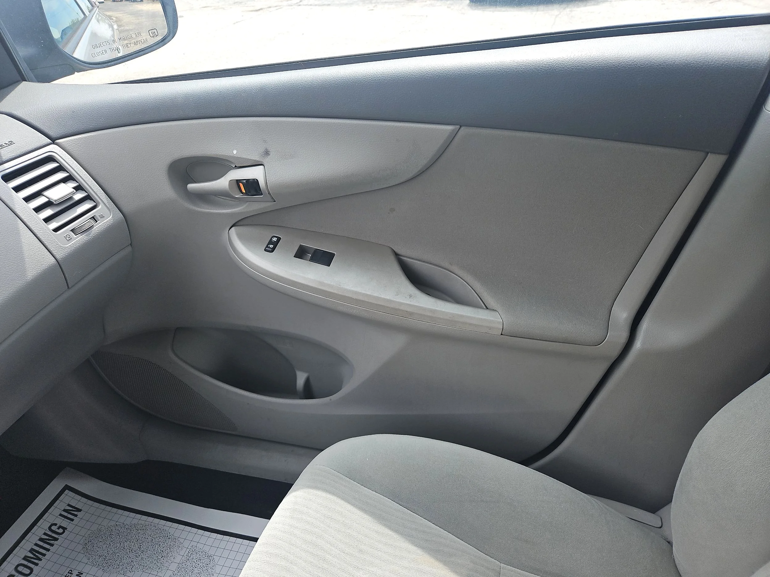 Used 2010 Classic Silver Metal Toyota LE 4-Speed AT image 13
