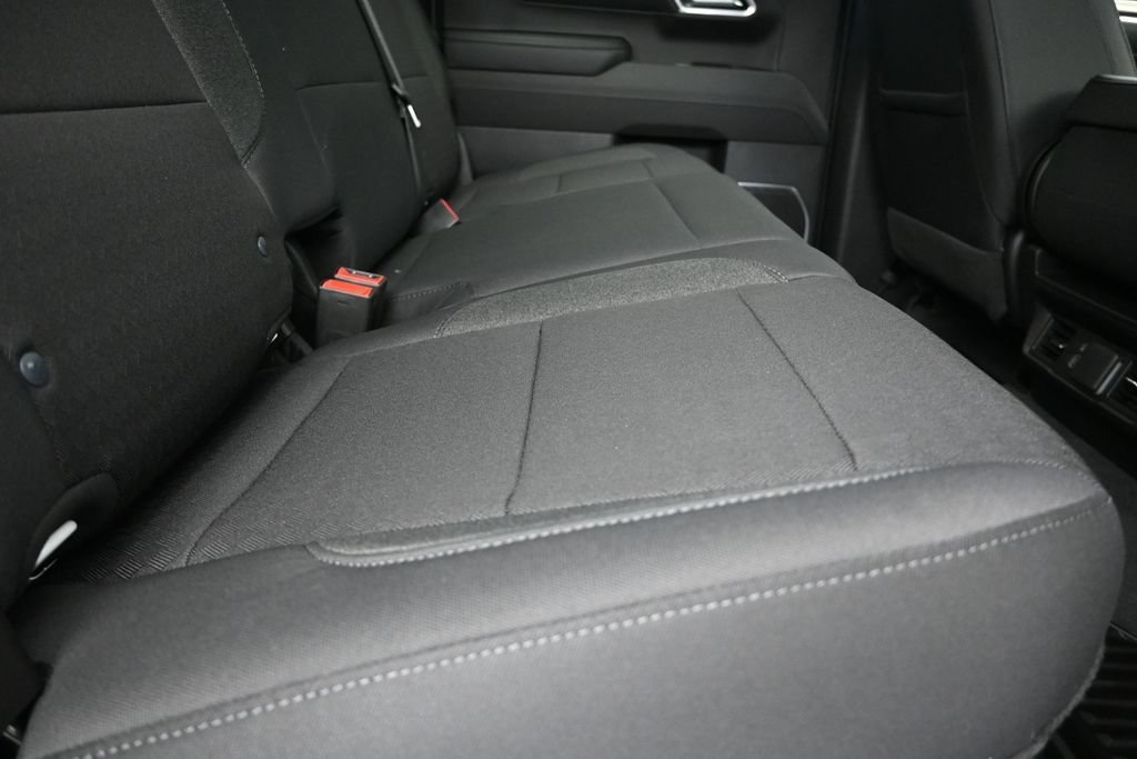 New 2026 Summit White Chevrolet LT (2FL) image 22