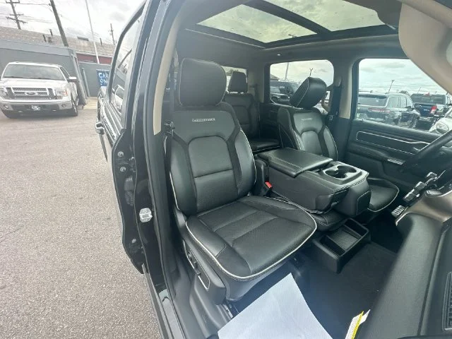 Used 2019 Black Ram Laramie image 24
