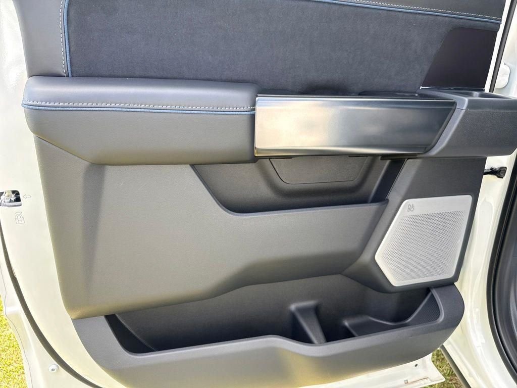 New 2026 Star White Metallic Tri-Coat Ford F-250® Platinum® image 43