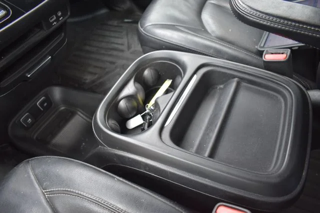 Used 2019 White Chrysler Touring L image 40