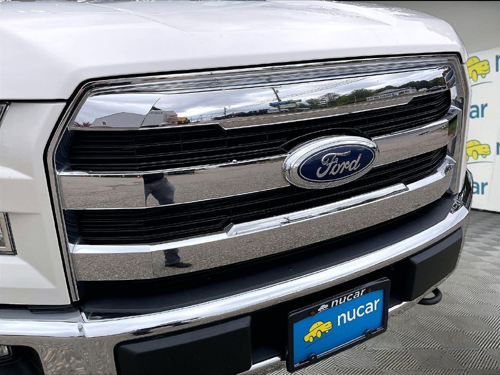 Used 2016 White Platinum Clearcoat Metallic Ford Lariat image 29