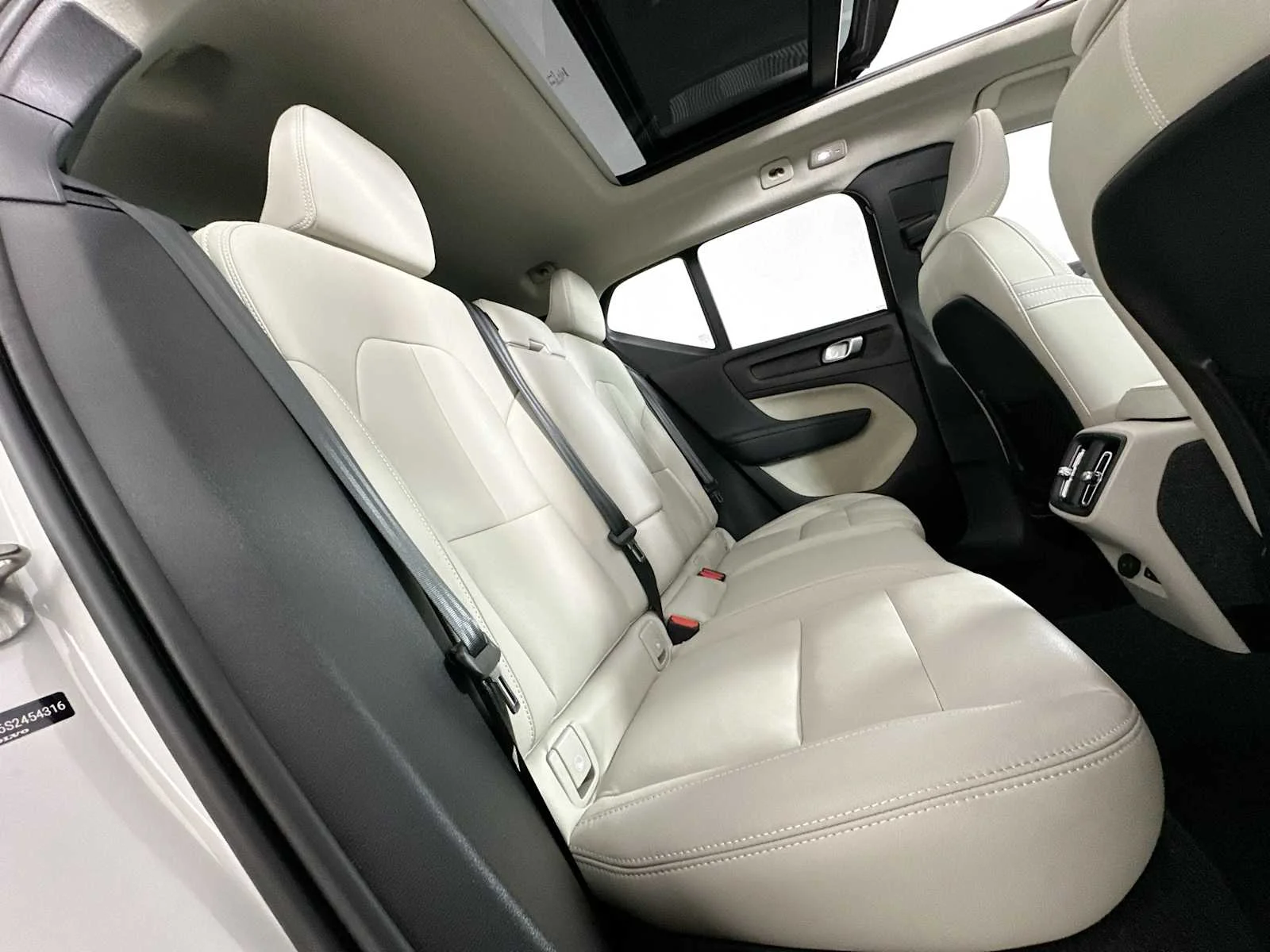 Certified Used 2025 Crystal White Volvo Plus image 26