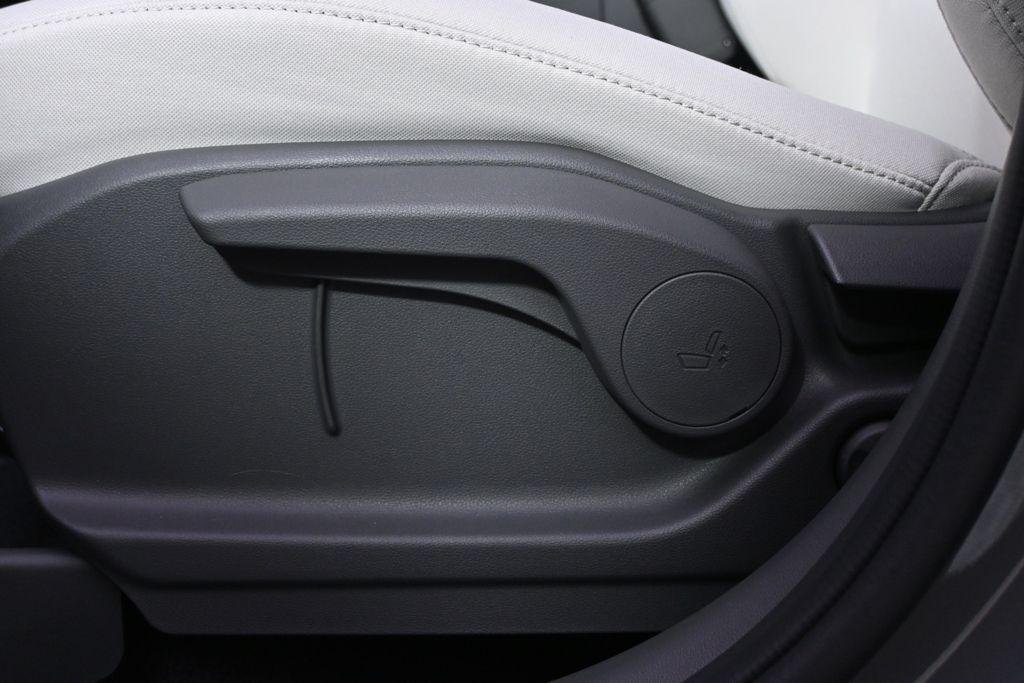 New 2026 Gray Hyundai SE image 14