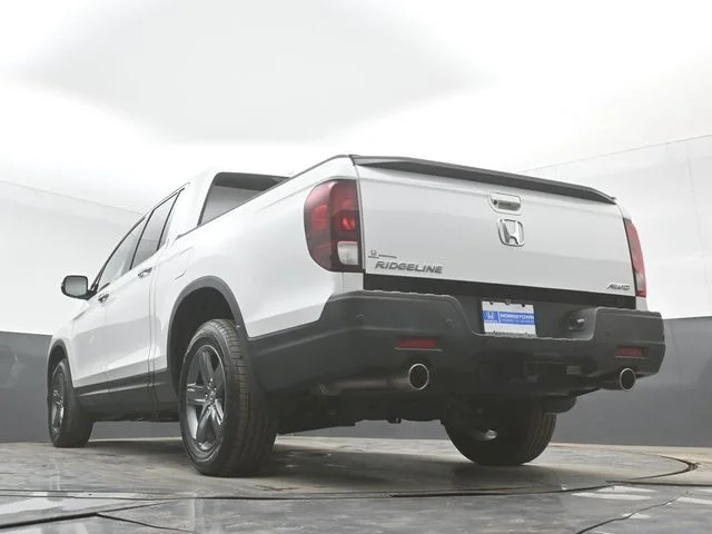 Used 2023 White Honda RTL-E image 45