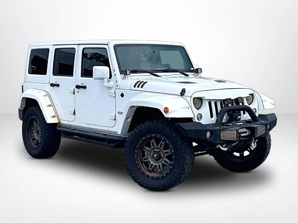 Used 2015 White Jeep Unlimited Sport image 13