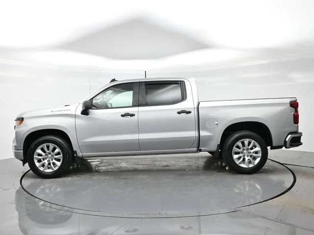 Used 2022 SILVER ICE METALLIC Chevrolet Custom image 4